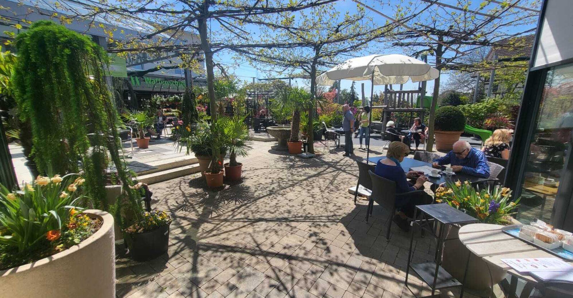 Vuaillat Russikon Brot und Café